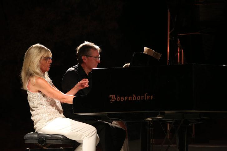 19. Uluslararası Gümüşlük Müzik Festivali'nde İngiliz piyanistler konser verdi G1