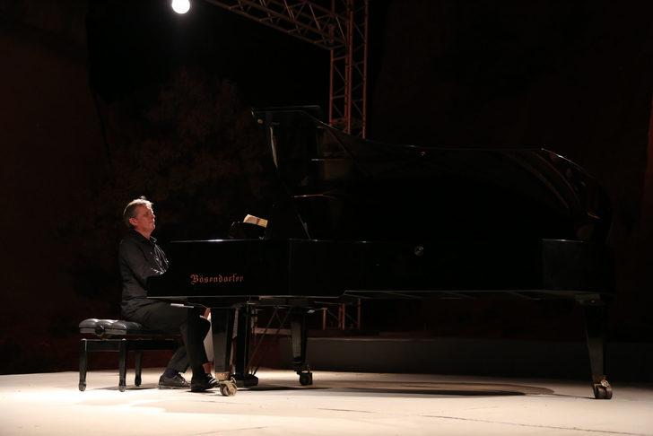 19. Uluslararası Gümüşlük Müzik Festivali'nde İngiliz piyanistler konser verdi G2
