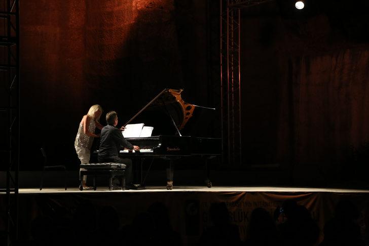 19. Uluslararası Gümüşlük Müzik Festivali'nde İngiliz piyanistler konser verdi G3