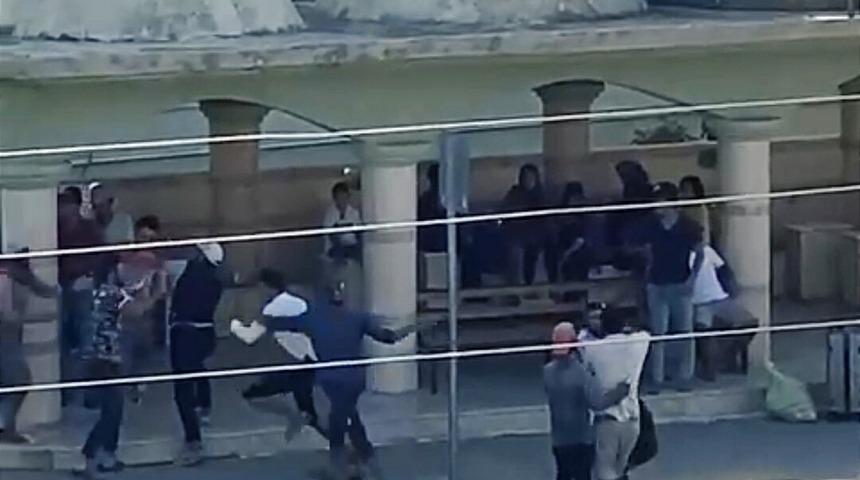 Fethiye'de Suriyeli grup arasında 'telefon alışverişi' kavgası! Sınır dışı edildiler