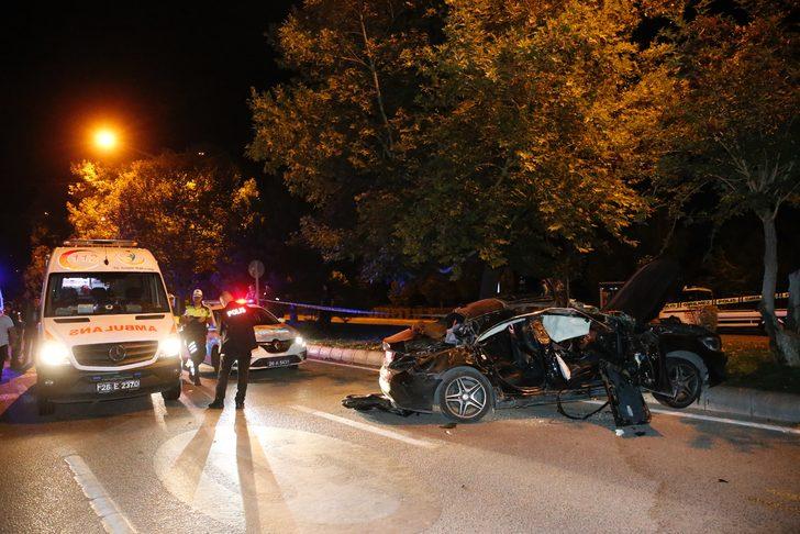 Eskişehir'de otomobil park halindeki kamyona çarptı 5 kişi yaralandı G2