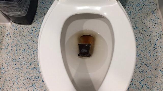 Çay poşetini klozete atın ve olacakları bekleyin! İnanılmaz...