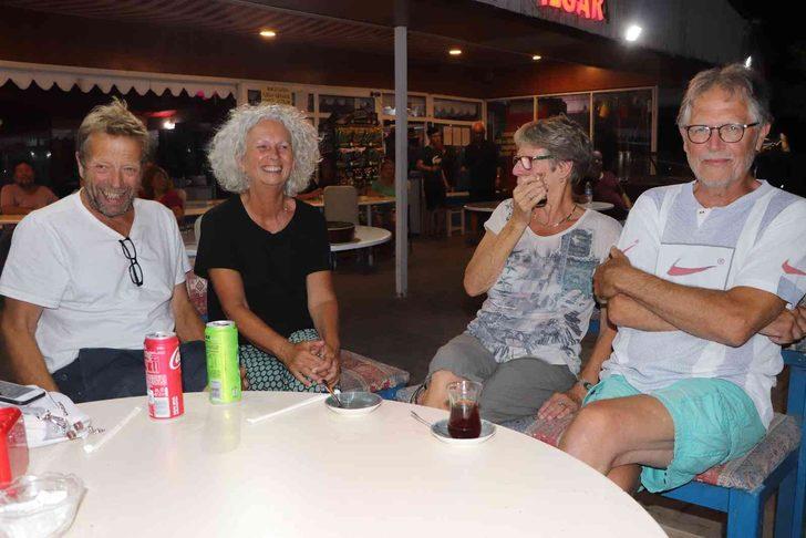 Hollandalı turistler karavanla Karadeniz turuna çıkmıştı! Samsum’da Ankara havası oynayarak eğlendiler G3