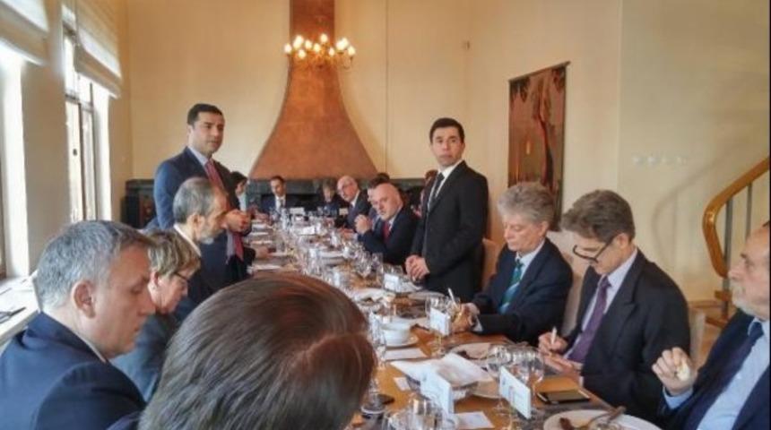 Selahattin Demirtaş, AB b&uuml;y&uuml;kel&ccedil;ileriyle g&ouml;r&uuml;şt&uuml;
