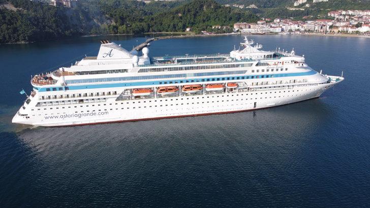 Amasra Limanı ilk yolcu gemisini ağırladı G2