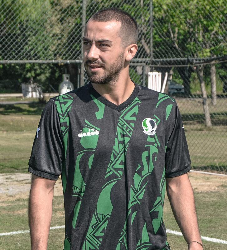 Sakaryaspor, Emirhan Aydoğan'ı renklerine bağladı G1