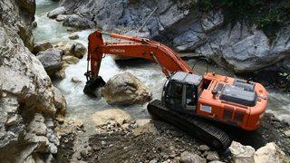 Karabük'te selde zarar gören alanlarda onarım sürüyor