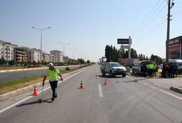 Sivas'ta pikabın çarptığı yaya öldü G1