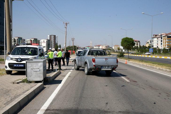 Sivas'ta pikabın çarptığı yaya öldü G2
