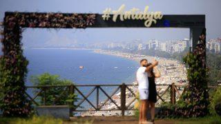 Antalya'da yoğun nem bunalttı