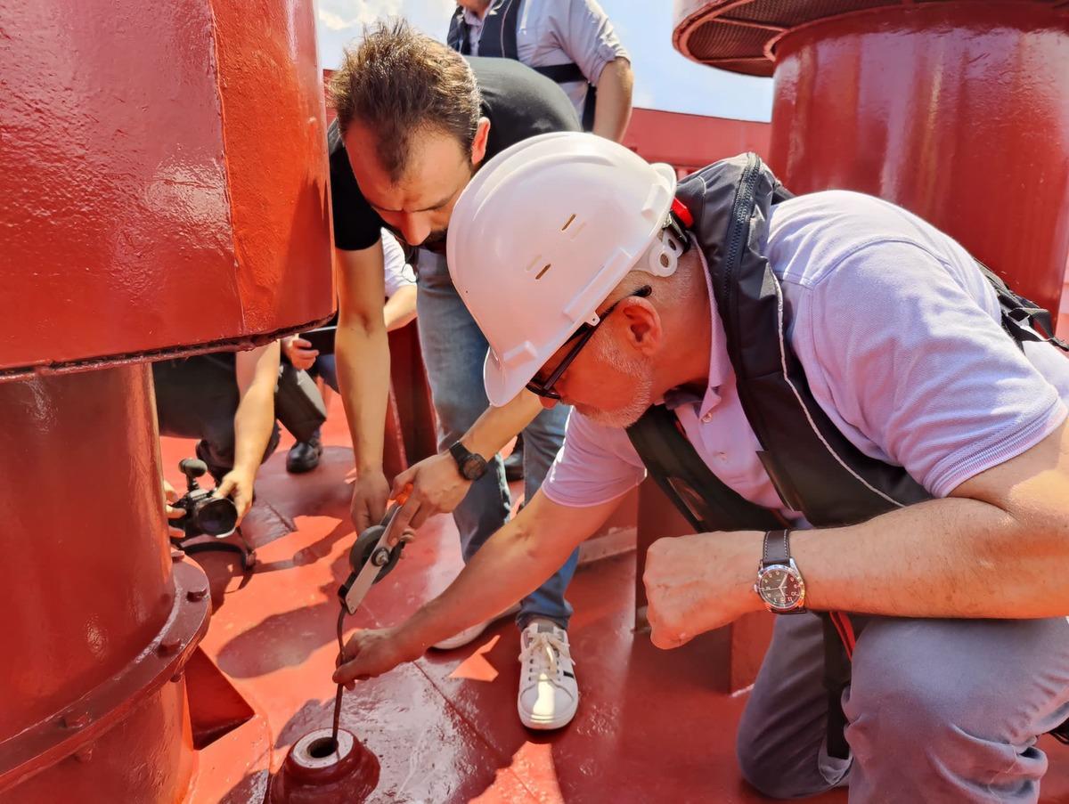 Ukrayna'dan yola &ccedil;ıkan mısır y&uuml;kl&uuml; gemi İstanbul'da denetlendi