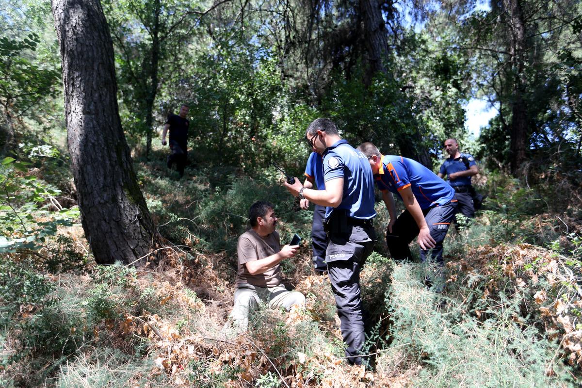 D&uuml;şt&uuml;ğ&uuml; ormanlık alanda mahsur kalan kişi ekiplerce kurtarıldı