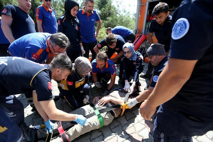 Düştüğü ormanlık alanda mahsur kalan kişi ekiplerce kurtarıldı G5