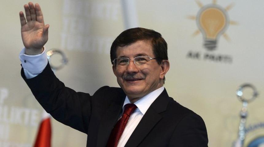Başbakan Ahmet Davutoğlu açıklama yapıyor