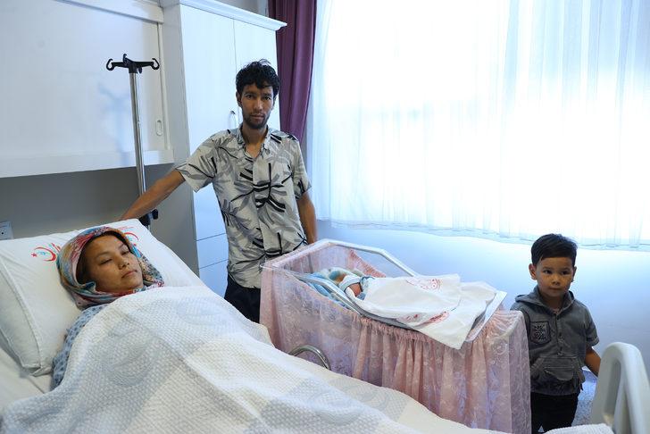 Yunanistan'ın geri ittiği Afgan kadın Meriç Nehri kıyısında doğum yaptı G2