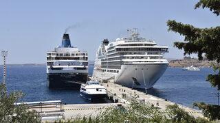 Bahama bandıralı kruvaziyer Seabourn Encore Bodrum'a yanaştırıldı