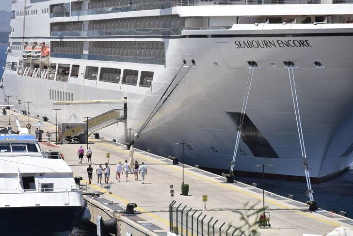 Bahama bandıralı kruvaziyer Seabourn Encore Bodrum'a yanaştırıldı G3