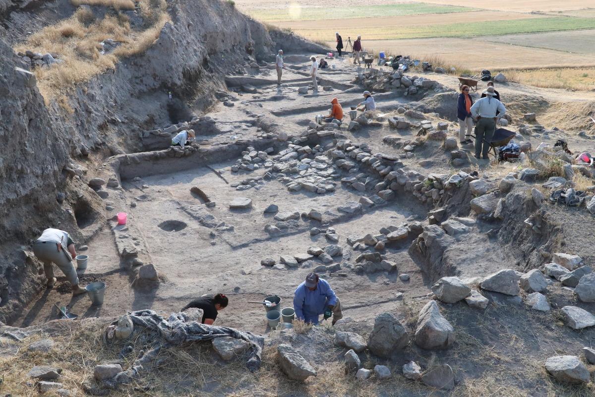 Yozgat &Ccedil;adır H&ouml;y&uuml;k'te kazı &ccedil;alışmaları s&uuml;r&uuml;yor