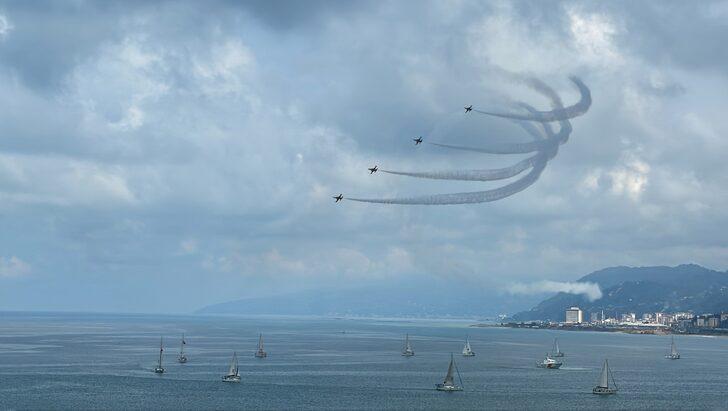 Türk Yıldızları Rize'de gösteri uçuşu yaptı G3