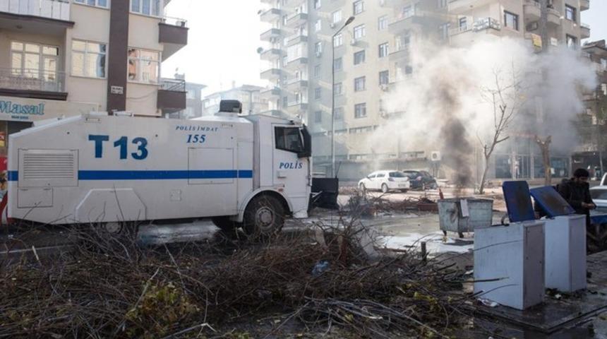 Anaokuluna bomba, hastaneye ateş