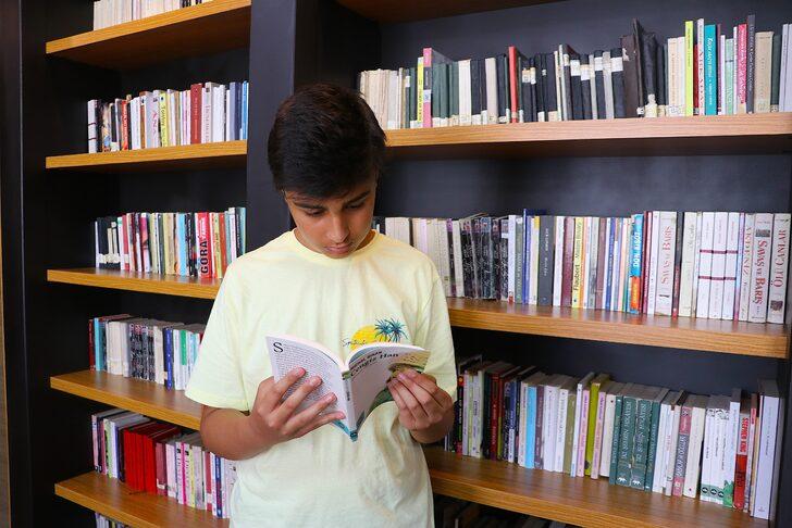 Prof. Dr. Hasan Nuri Yaşar, mezun olduğu liseye kütüphane yaptırdı G1