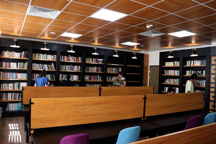 Prof. Dr. Hasan Nuri Yaşar, mezun olduğu liseye kütüphane yaptırdı G4