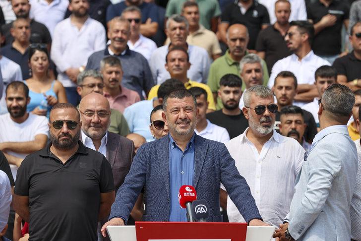 CHP'li Ağbaba, akaryakıt istasyonları mühürlenen iş yeri sahipleriyle basın açıklaması yaptı: G2