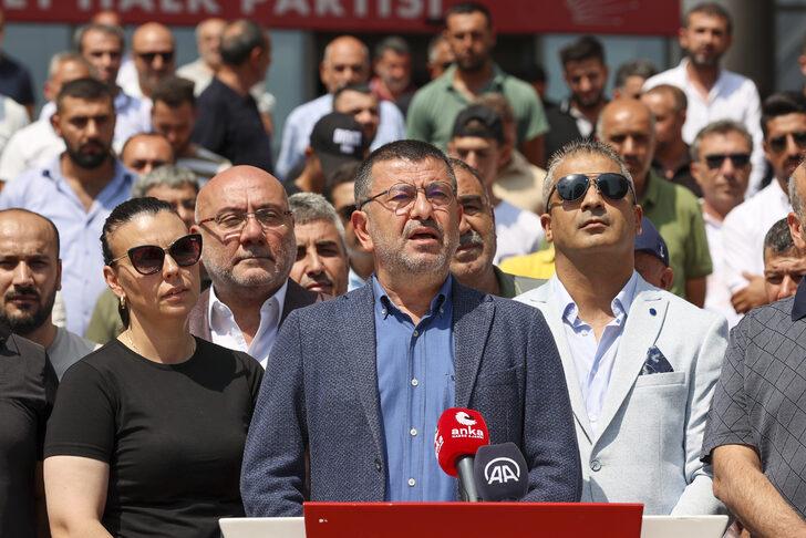 CHP'li Ağbaba, akaryakıt istasyonları mühürlenen iş yeri sahipleriyle basın açıklaması yaptı: G3