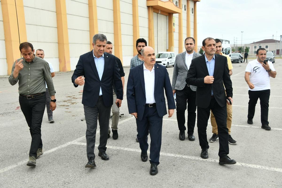 Samsun Valisi Dağlı ve T3 Vakfı M&uuml;d&uuml;r&uuml; K&ouml;k&ccedil;am'dan TEKNOFEST incelemesi