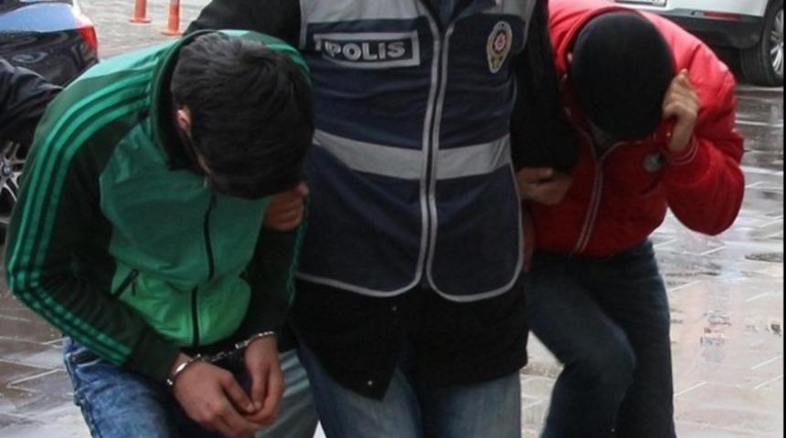 Polis, uyuşturucu tacirlerinin ellerindeki kız çocuklarını kurtardı