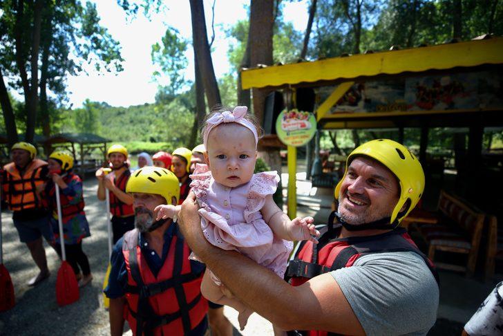 Düzce'de sıcak havadan bunalanlar Melen Çayı'nda rafting yaptı G2