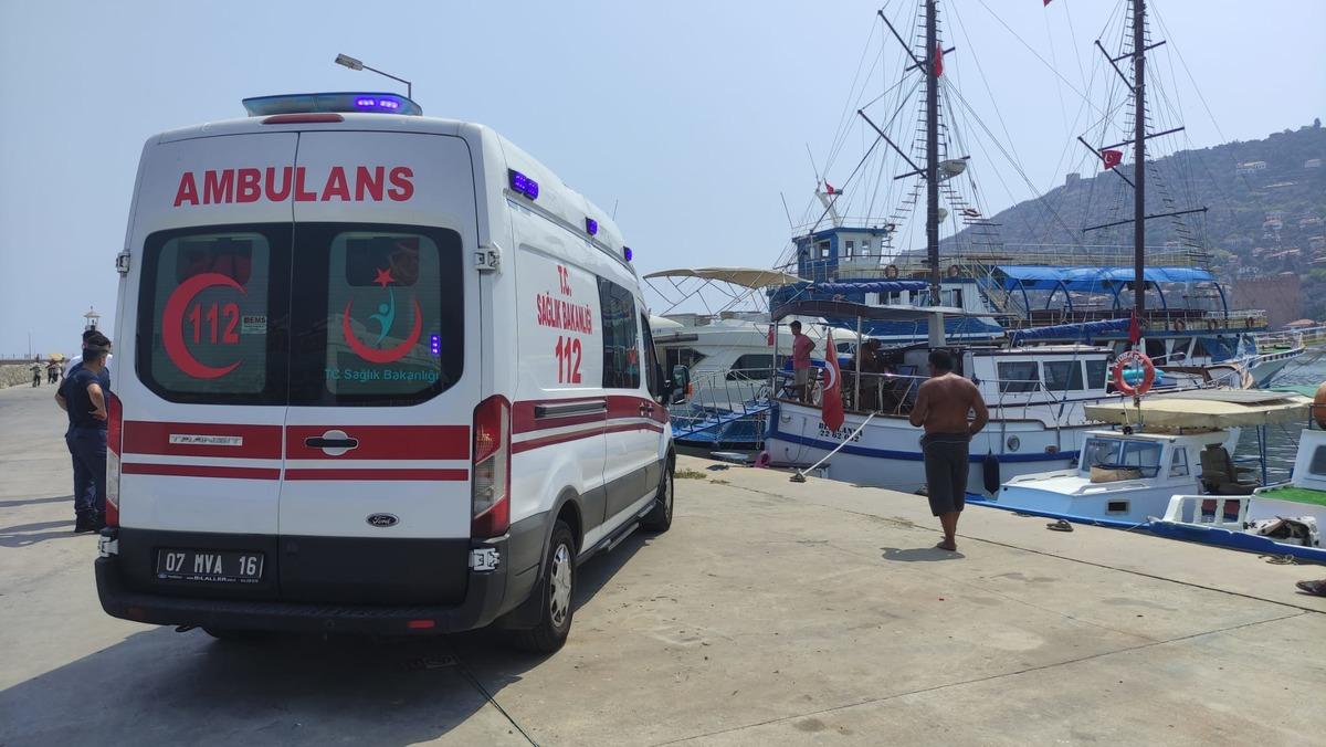 Alanya'da bakım yaptığı teknede elektrik akımına kapılan kişi &ouml;ld&uuml;