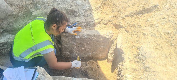 Muğla'da maden sahasındaki tarihi alanda yöre kadınları kazı yapıyor G2