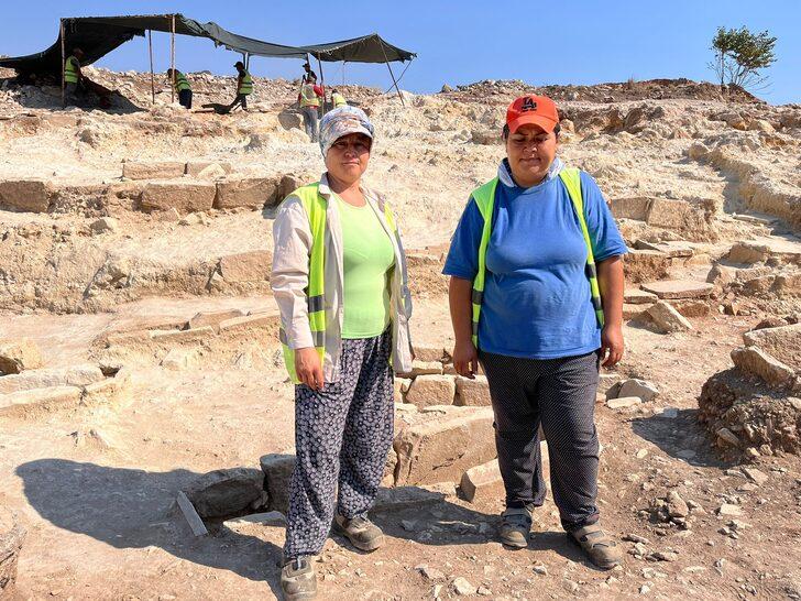 Muğla'da maden sahasındaki tarihi alanda yöre kadınları kazı yapıyor G3