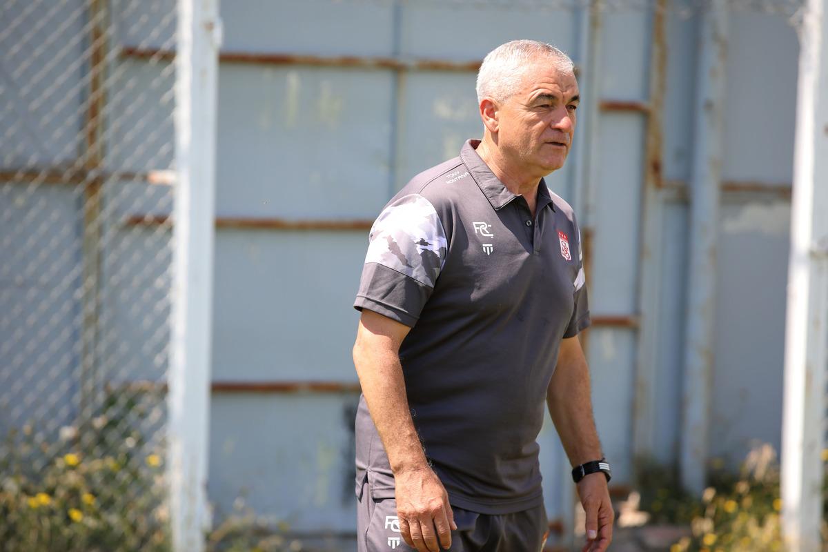 Sivasspor Teknik Direkt&ouml;r&uuml; Rıza &Ccedil;alımbay, Avrupa'da iddialı: