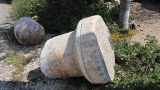 Bolu'da villa bahçesinde 2 tarihi sütun bulundu