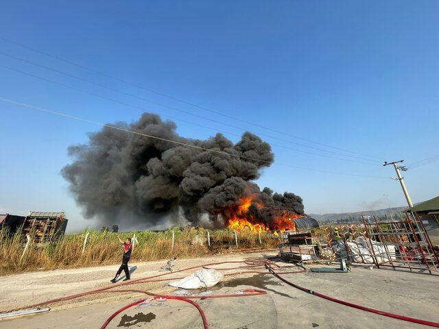 Aydın'da OSB'de plastik boruların olduğu alanda yangın çıktı