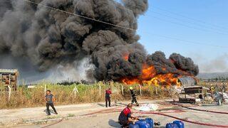GÜNCELLEME - Aydın'da OSB'de plastik boruların depolandığı alanda çıkan yangın söndürüldü