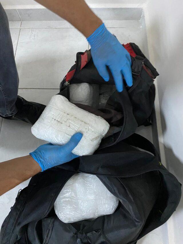 Ağrı'da İran plakalı tırda 14 kilo 242 gram uyuşturucu ele geçirildi