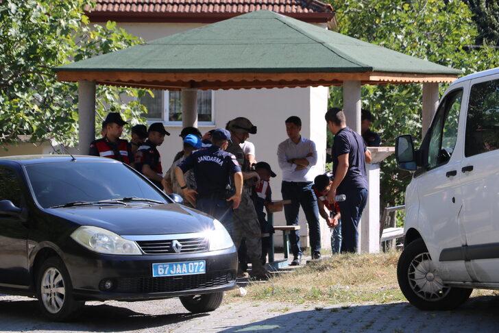 Zonguldak'ta cinayet şüphelisini olay yerinde bıraktığı ayakkabıları ele verdi G2