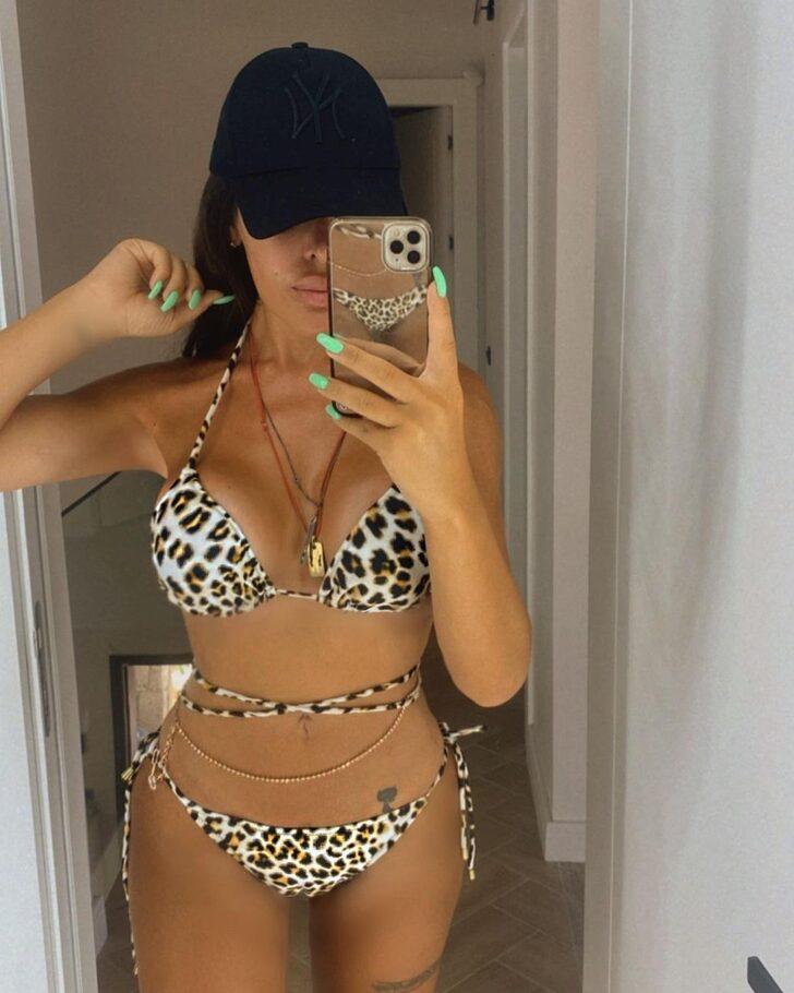 Gökhan Çıra'dan boşanmak için gün sayan Selin Ciğerci'den bikinili dans şov! Havuz başında aşka geldi G3