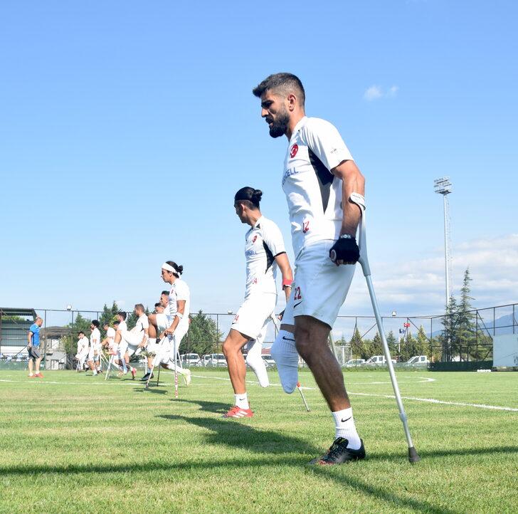 Ampute Milli Futbol Takımı'nın Kocaeli kampı başladı G5