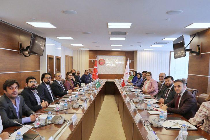 Bakan Yanık, Pakistan Yoksullukla Mücadele ve Sosyal Güvenlik Bakanı Marri ile görüştü G2
