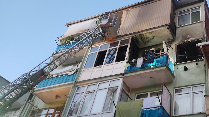 Kocaeli'de bir evde çıkan yangın söndürüldü
