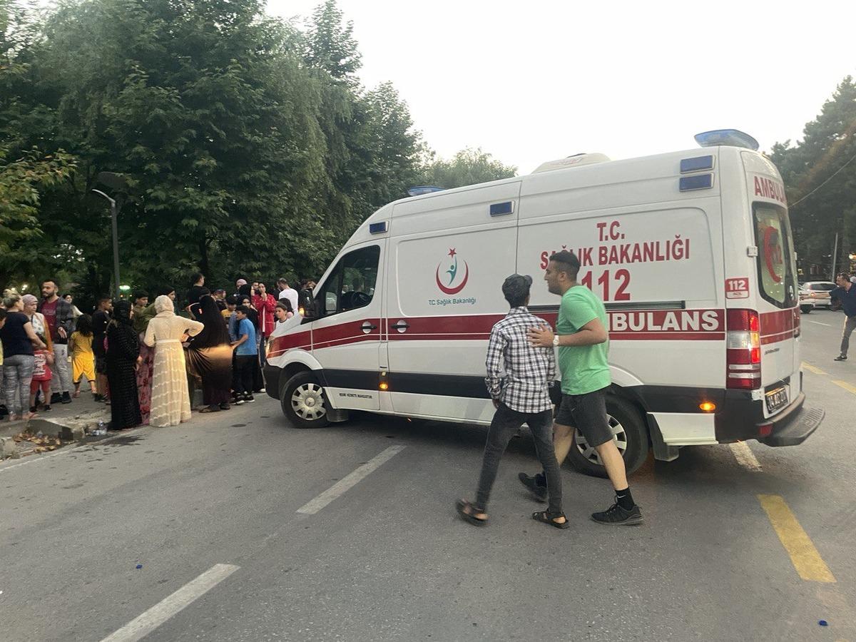 Bolu'da otomobilin &ccedil;arptığı yabancı uyruklu &ccedil;ocuk yaralandı