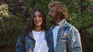 Survivor Berkan Karabulut'un sevgilisi Lale Onuk sırt dekoltesiyle yıktı geçti! Lale'cim seninki çok şanslı