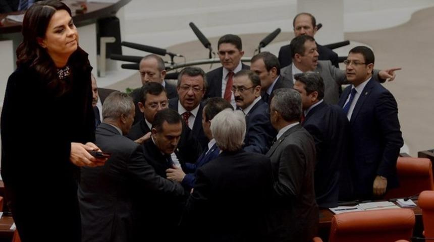 Tülay Babuşçu'nun "Kahpe İsmet İnönü" paylaşımı Meclis'i karıştırdı