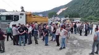 Düzce'de çimento fabrikası eylemi