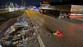 Kocaeli'de iki otomobilin çarpıştığı kaza D-100 kara yolunda ulaşımı aksattı