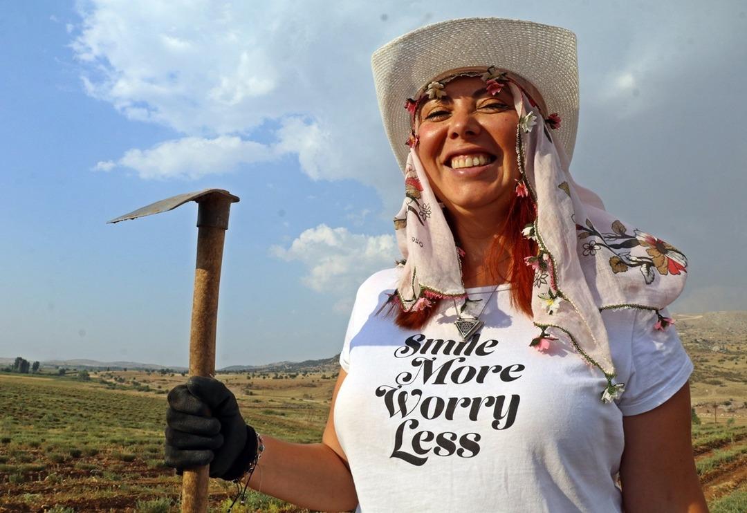 ABD&rsquo;de savaş uzmanıydı! Burdur&rsquo;a yerleşip &ccedil;ift&ccedil;i oldu